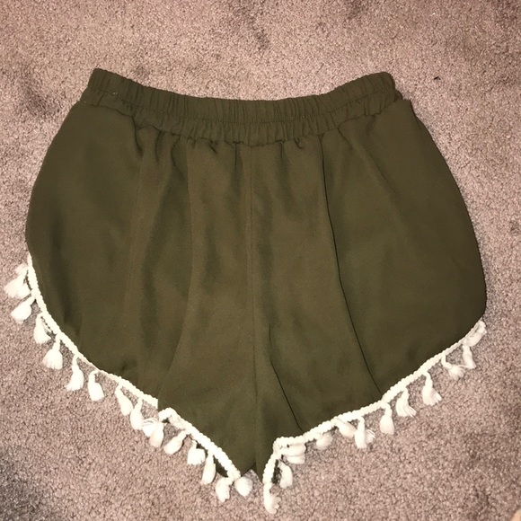 FLOWY SHORTS - Picture 2 of 2